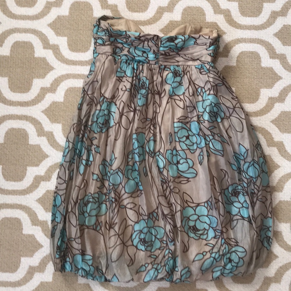 women’s size 2 bubble bottom strapless dress - Picture 3 of 6